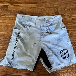 Born primitive American defender shorts size 34